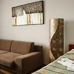 Anesis Konukevi 3*