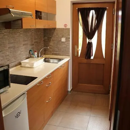 Anesis Penzión pre hostí 3*